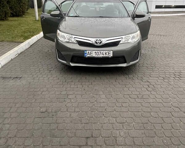 Зелений Тойота Камрі, об'ємом двигуна 2.49 л та пробігом 197 тис. км за 10400 $, фото 9 на Automoto.ua