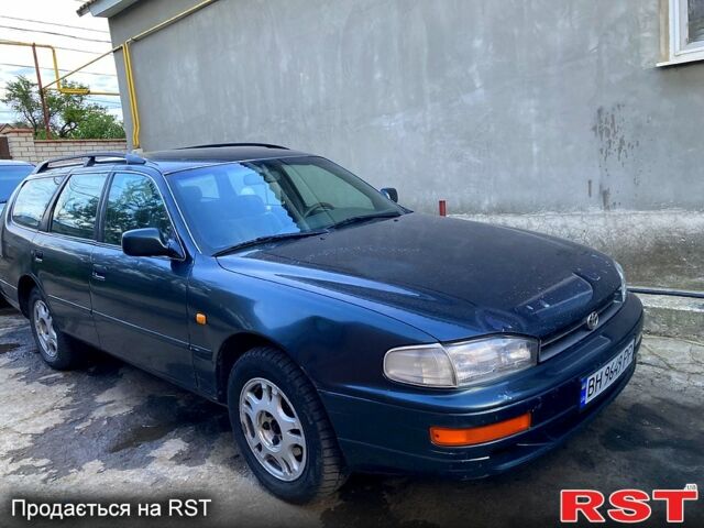 Зеленый Тойота Камри, объемом двигателя 3 л и пробегом 0 тыс. км за 2500 $, фото 1 на Automoto.ua