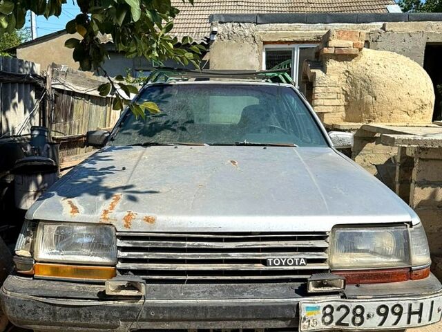 Белый Тойота Карина, объемом двигателя 2 л и пробегом 500 тыс. км за 500 $, фото 2 на Automoto.ua