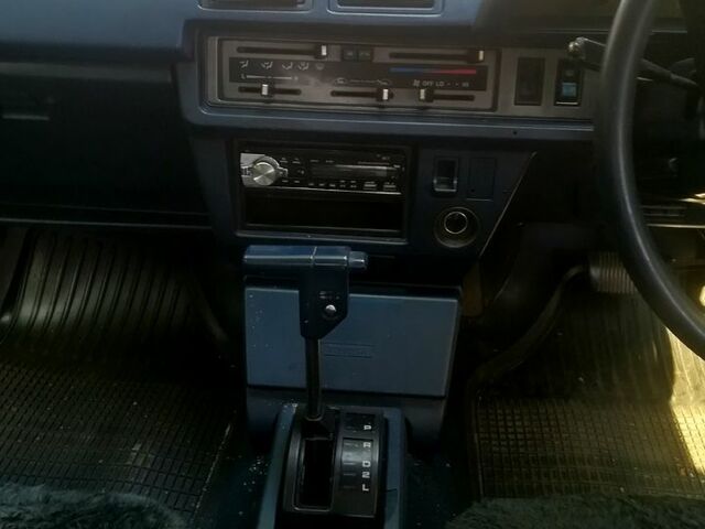 Білий Тойота Каріна, об'ємом двигуна 1.5 л та пробігом 225 тис. км за 450 $, фото 6 на Automoto.ua