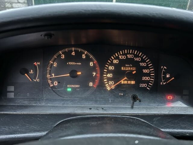 Білий Тойота Каріна, об'ємом двигуна 0 л та пробігом 512 тис. км за 800 $, фото 4 на Automoto.ua