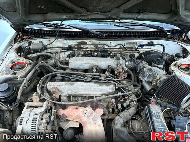 Белый Тойота Карина, объемом двигателя 2 л и пробегом 0 тыс. км за 800 $, фото 10 на Automoto.ua