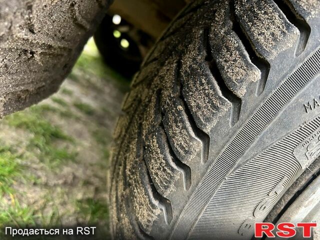 Белый Тойота Карина, объемом двигателя 2 л и пробегом 0 тыс. км за 800 $, фото 6 на Automoto.ua