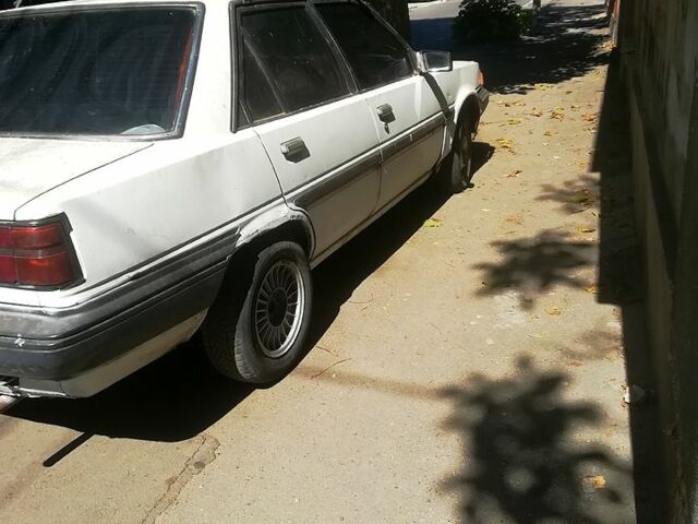 Білий Тойота Каріна, об'ємом двигуна 1.5 л та пробігом 225 тис. км за 450 $, фото 3 на Automoto.ua