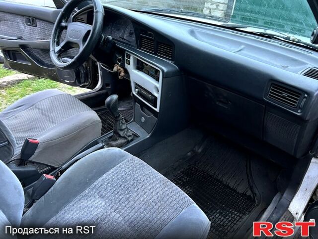 Белый Тойота Карина, объемом двигателя 2 л и пробегом 0 тыс. км за 800 $, фото 9 на Automoto.ua