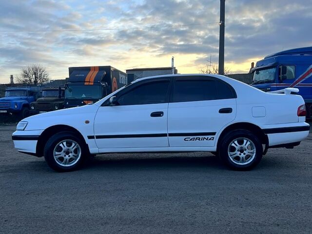 Білий Тойота Каріна, об'ємом двигуна 1.6 л та пробігом 515 тис. км за 4150 $, фото 4 на Automoto.ua