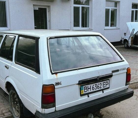 Белый Тойота Карина, объемом двигателя 2 л и пробегом 145 тыс. км за 600 $, фото 3 на Automoto.ua