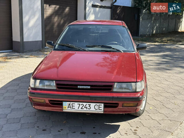Красный Тойота Карина, объемом двигателя 2 л и пробегом 333 тыс. км за 1375 $, фото 1 на Automoto.ua