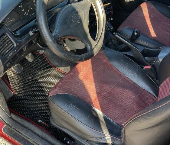 Красный Тойота Карина, объемом двигателя 2 л и пробегом 380 тыс. км за 2500 $, фото 9 на Automoto.ua