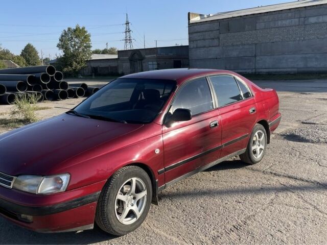 Красный Тойота Карина, объемом двигателя 2 л и пробегом 380 тыс. км за 2500 $, фото 3 на Automoto.ua