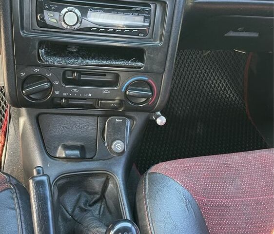 Красный Тойота Карина, объемом двигателя 2 л и пробегом 380 тыс. км за 2500 $, фото 11 на Automoto.ua