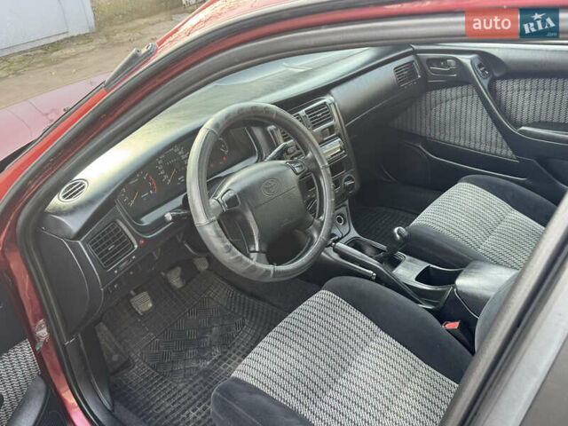Красный Тойота Карина, объемом двигателя 1.6 л и пробегом 259 тыс. км за 2800 $, фото 8 на Automoto.ua