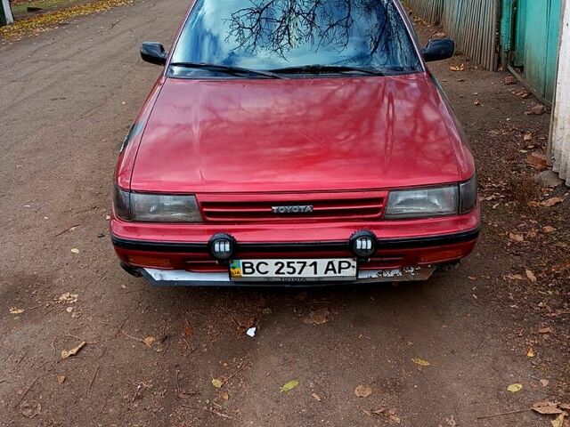 Тойота Каріна, об'ємом двигуна 1.6 л та пробігом 100 тис. км за 1800 $, фото 1 на Automoto.ua