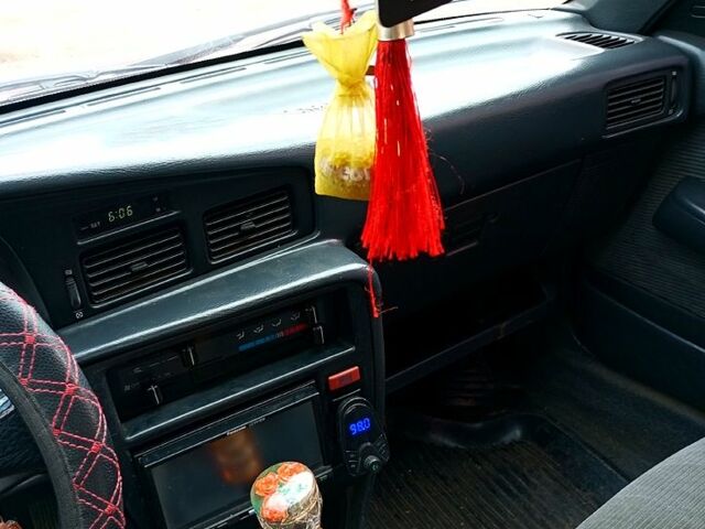 Тойота Каріна, об'ємом двигуна 1.6 л та пробігом 100 тис. км за 1800 $, фото 2 на Automoto.ua