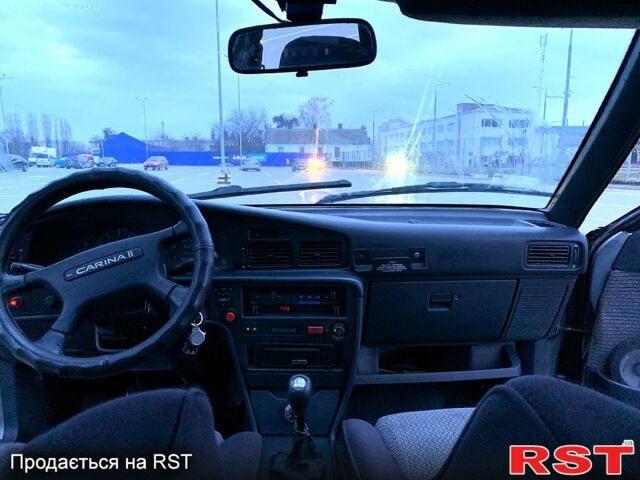 Тойота Карина, объемом двигателя 2 л и пробегом 430 тыс. км за 1550 $, фото 3 на Automoto.ua