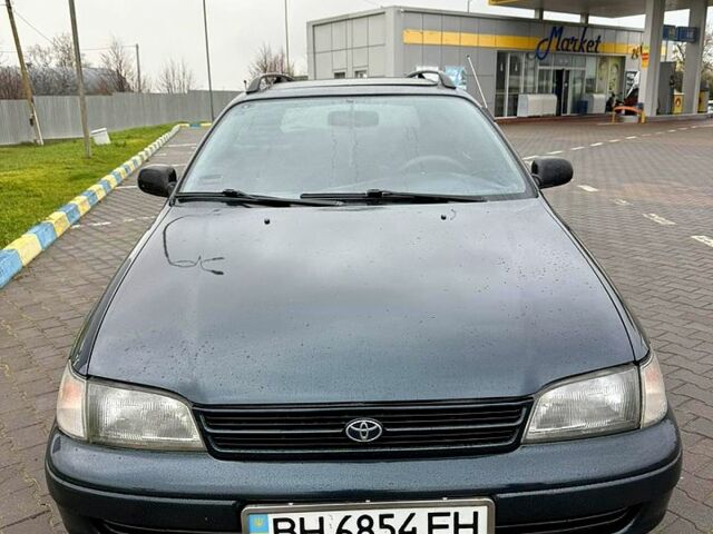 Тойота Карина, объемом двигателя 1.6 л и пробегом 368 тыс. км за 2499 $, фото 1 на Automoto.ua