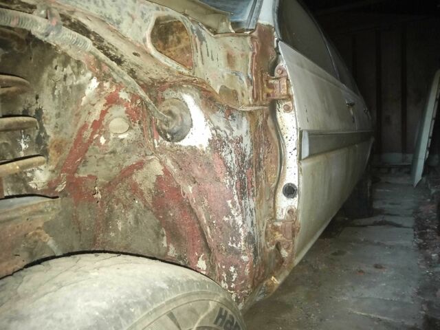 Серый Тойота Карина, объемом двигателя 2 л и пробегом 437 тыс. км за 721 $, фото 16 на Automoto.ua