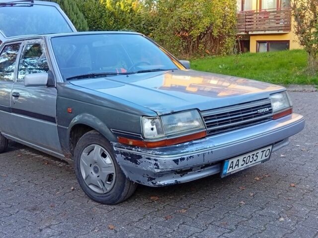 Сірий Тойота Каріна, об'ємом двигуна 2 л та пробігом 236 тис. км за 2638 $, фото 3 на Automoto.ua