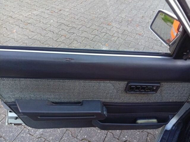 Сірий Тойота Каріна, об'ємом двигуна 2 л та пробігом 236 тис. км за 2638 $, фото 9 на Automoto.ua