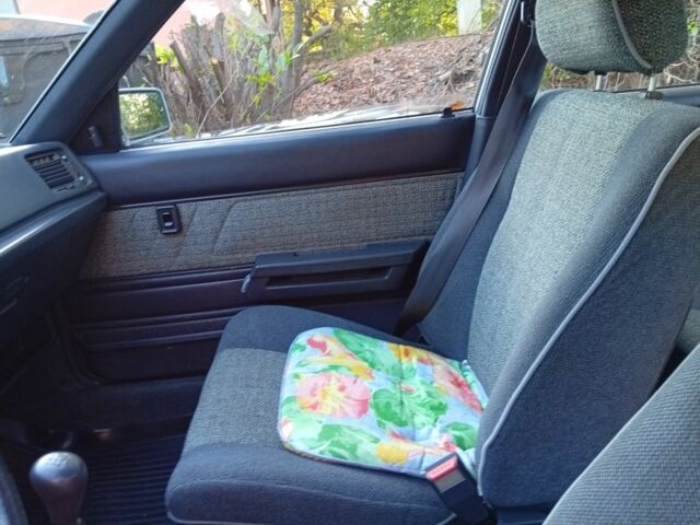 Сірий Тойота Каріна, об'ємом двигуна 2 л та пробігом 236 тис. км за 2638 $, фото 8 на Automoto.ua