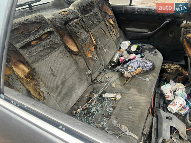 Серый Тойота Карина, объемом двигателя 2 л и пробегом 200 тыс. км за 500 $, фото 3 на Automoto.ua