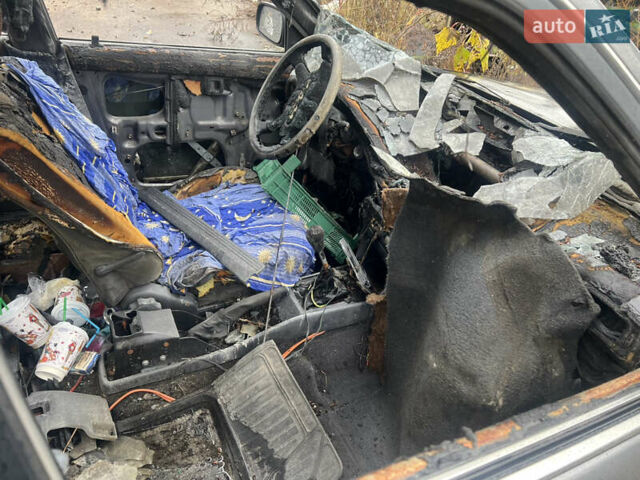 Серый Тойота Карина, объемом двигателя 2 л и пробегом 200 тыс. км за 500 $, фото 2 на Automoto.ua