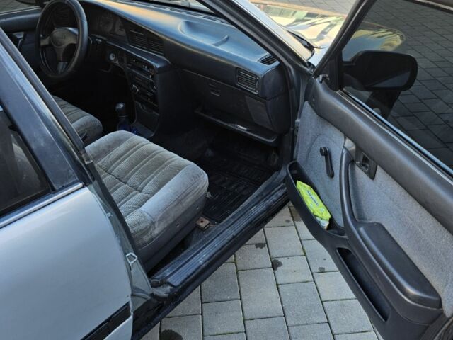 Сірий Тойота Каріна, об'ємом двигуна 0 л та пробігом 300 тис. км за 1900 $, фото 9 на Automoto.ua