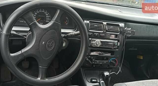 Серый Тойота Карина, объемом двигателя 2 л и пробегом 404 тыс. км за 2999 $, фото 7 на Automoto.ua
