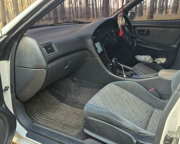 Серый Тойота Карина, объемом двигателя 2 л и пробегом 304 тыс. км за 3000 $, фото 10 на Automoto.ua