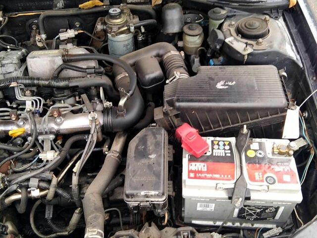 Серый Тойота Карина, объемом двигателя 2 л и пробегом 350 тыс. км за 1300 $, фото 6 на Automoto.ua