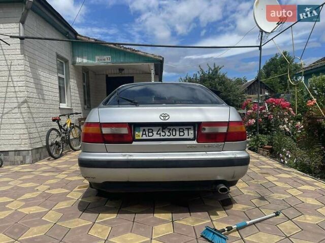 Сірий Тойота Каріна, об'ємом двигуна 1.6 л та пробігом 395 тис. км за 3000 $, фото 3 на Automoto.ua