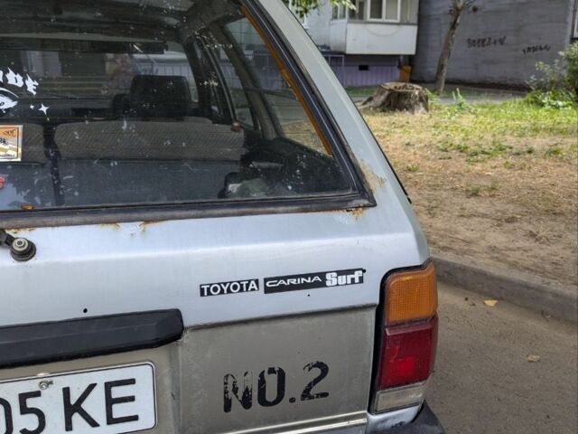 Серый Тойота Карина, объемом двигателя 1.8 л и пробегом 240 тыс. км за 1700 $, фото 5 на Automoto.ua