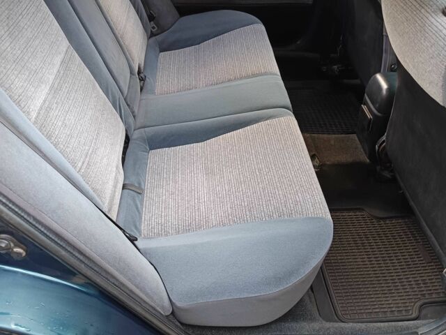 Зеленый Тойота Карина, объемом двигателя 1.6 л и пробегом 342 тыс. км за 3200 $, фото 10 на Automoto.ua