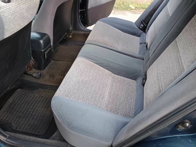 Зеленый Тойота Карина, объемом двигателя 1.6 л и пробегом 342 тыс. км за 3200 $, фото 11 на Automoto.ua