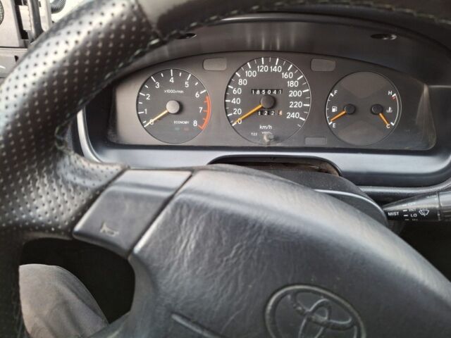 Зеленый Тойота Карина, объемом двигателя 2 л и пробегом 359 тыс. км за 2000 $, фото 7 на Automoto.ua