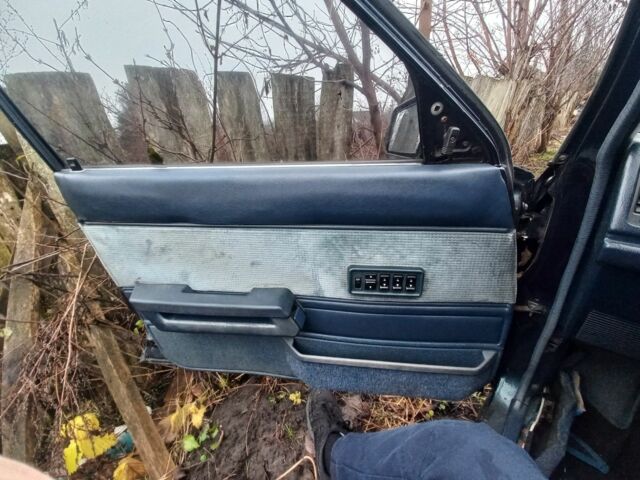 Зеленый Тойота Карина, объемом двигателя 2 л и пробегом 270 тыс. км за 1150 $, фото 3 на Automoto.ua