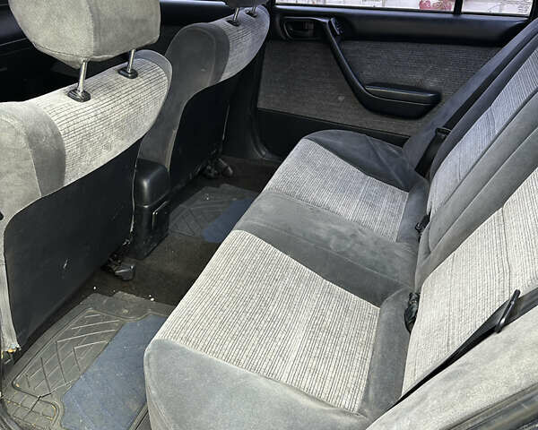 Зеленый Тойота Карина, объемом двигателя 2 л и пробегом 500 тыс. км за 1500 $, фото 5 на Automoto.ua