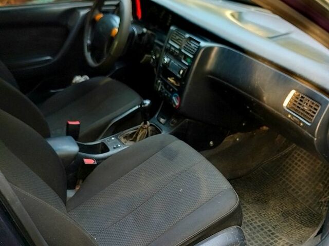 Зелений Тойота Каріна, об'ємом двигуна 1.6 л та пробігом 438 тис. км за 2000 $, фото 2 на Automoto.ua