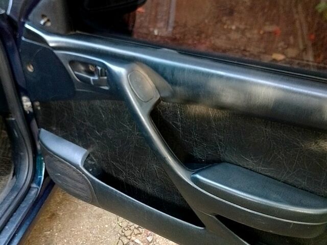 Зелений Тойота Каріна, об'ємом двигуна 1.6 л та пробігом 438 тис. км за 2000 $, фото 1 на Automoto.ua