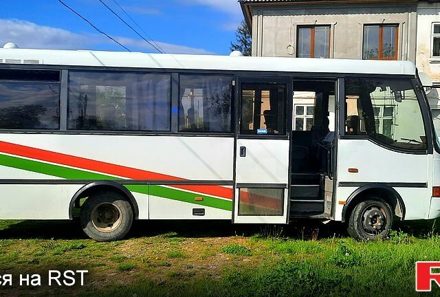 Белый Тойота Коастер, объемом двигателя 4.1 л и пробегом 0 тыс. км за 6500 $, фото 1 на Automoto.ua