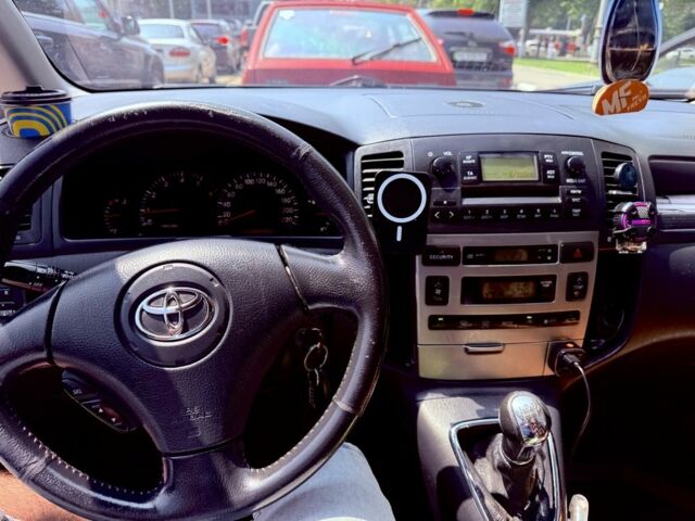 Бежевий Тойота Королла Версо, об'ємом двигуна 2 л та пробігом 318 тис. км за 2950 $, фото 11 на Automoto.ua