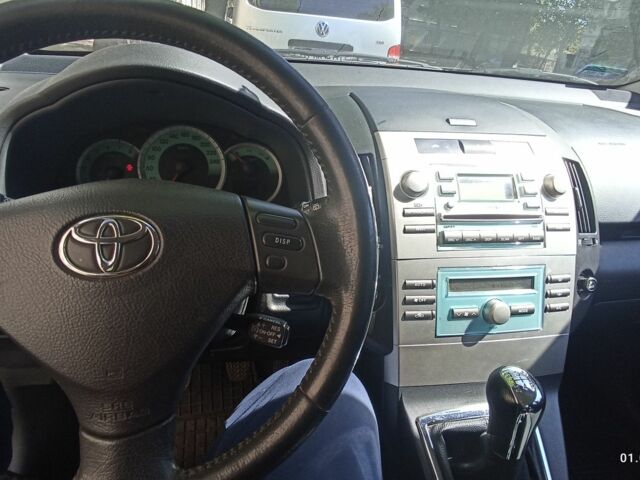 Черный Тойота Королла Версо, объемом двигателя 1.8 л и пробегом 300 тыс. км за 6200 $, фото 3 на Automoto.ua