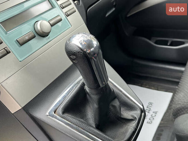 Черный Тойота Королла Версо, объемом двигателя 2 л и пробегом 200 тыс. км за 5500 $, фото 12 на Automoto.ua