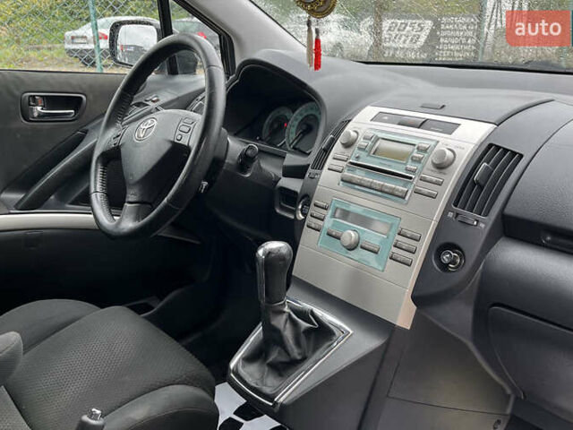 Черный Тойота Королла Версо, объемом двигателя 2 л и пробегом 200 тыс. км за 5500 $, фото 14 на Automoto.ua