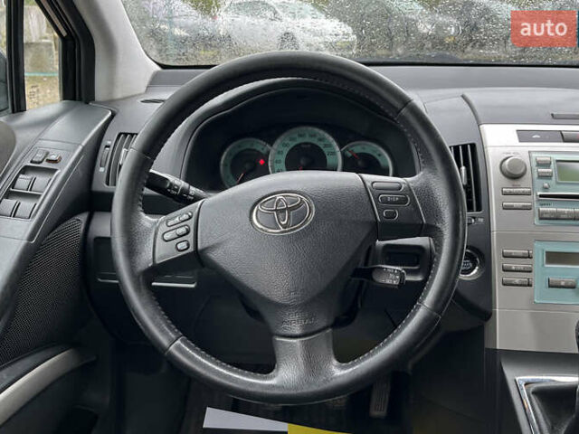 Черный Тойота Королла Версо, объемом двигателя 2 л и пробегом 200 тыс. км за 5500 $, фото 10 на Automoto.ua