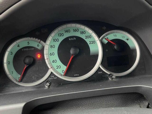 Черный Тойота Королла Версо, объемом двигателя 2 л и пробегом 200 тыс. км за 5500 $, фото 12 на Automoto.ua