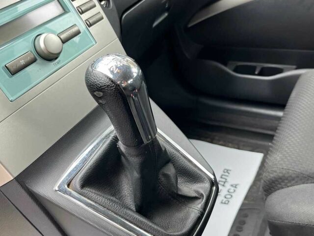 Черный Тойота Королла Версо, объемом двигателя 2 л и пробегом 200 тыс. км за 5500 $, фото 13 на Automoto.ua