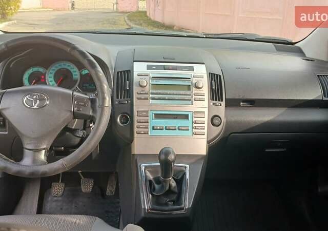 Черный Тойота Королла Версо, объемом двигателя 2.23 л и пробегом 233 тыс. км за 7100 $, фото 5 на Automoto.ua