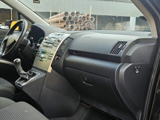 Черный Тойота Королла Версо, объемом двигателя 2 л и пробегом 373 тыс. км за 2957 $, фото 17 на Automoto.ua