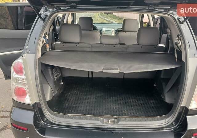 Черный Тойота Королла Версо, объемом двигателя 2.23 л и пробегом 233 тыс. км за 7100 $, фото 9 на Automoto.ua